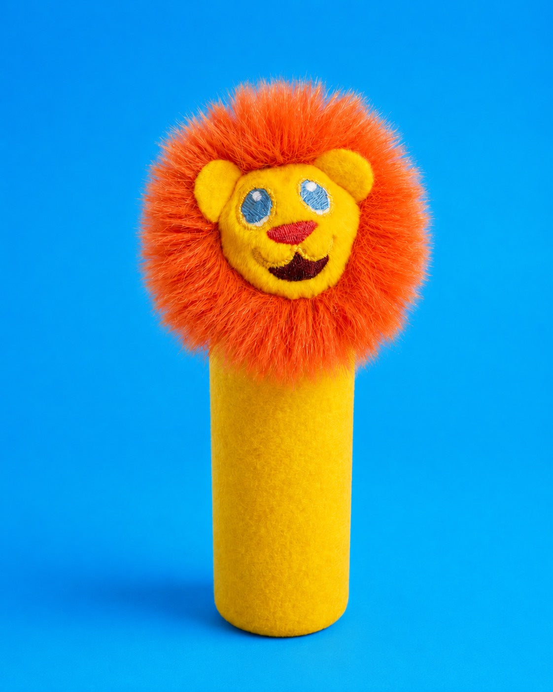 Rory Junior, lion end up, on a blue background